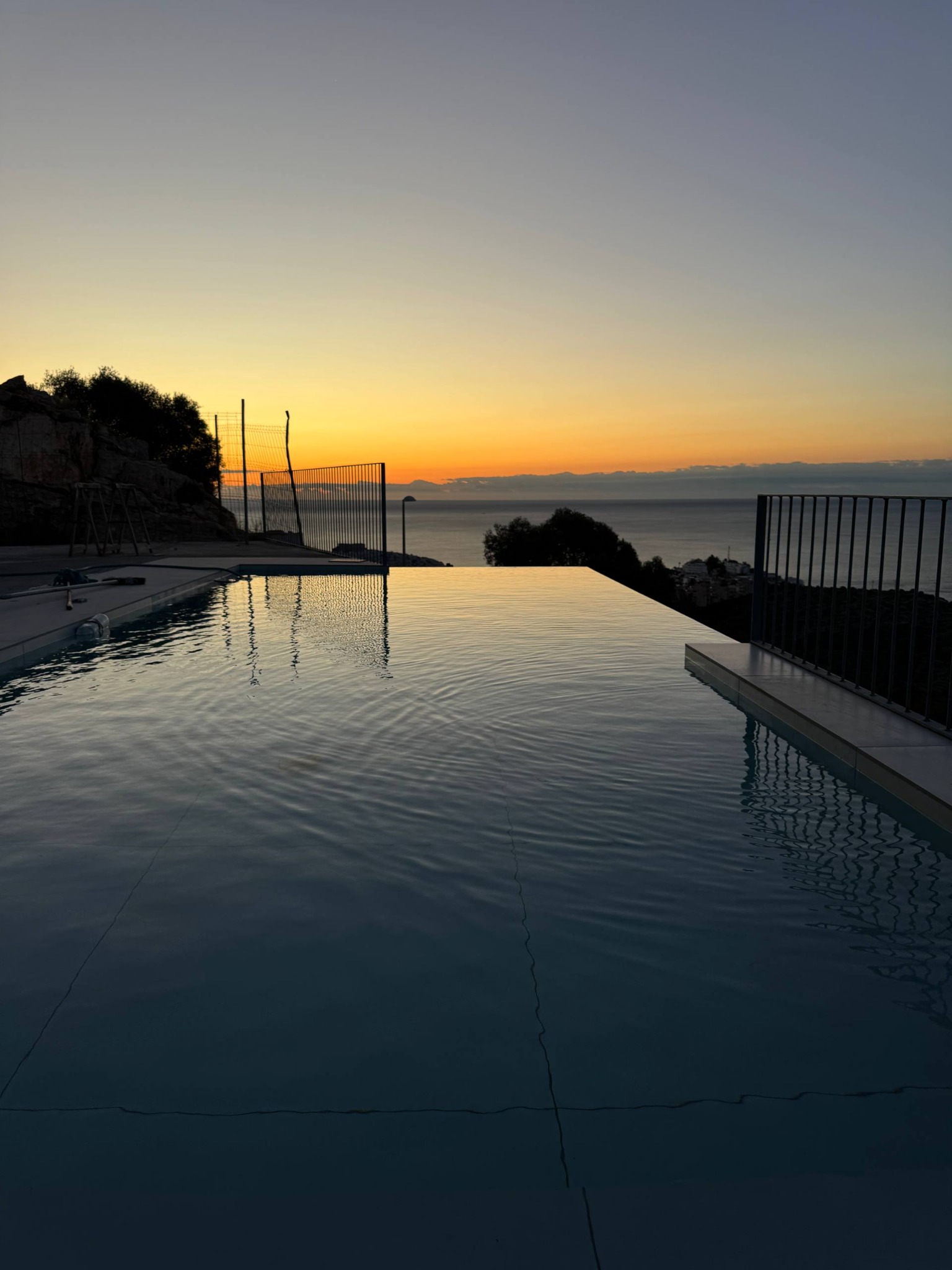 Piscina al atardecer
